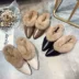 Giày lông mũi nhọn nữ mùa thu đông 2018 Thời trang mới của Hàn Quốc mang baotou một nửa dép thỏ lông Giày cao gót đế thấp Dép
