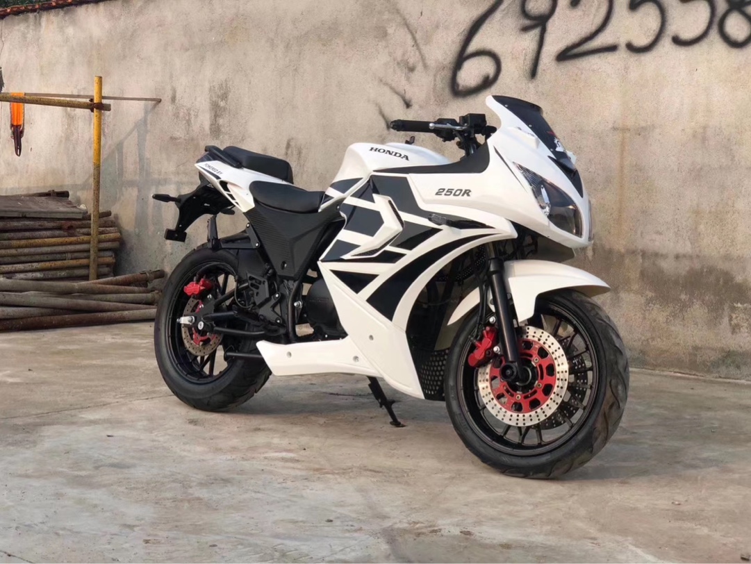 Yamaha r2