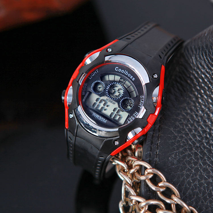 保修:店铺保修 成色:全新 手表镜面材质:塑料镜面 品牌:coolboss