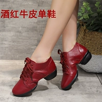 Протянутые туфли для одиночной кожи