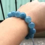 Brazil Chính hãng Ice Seed tự nhiên Bán vòng đeo tay Aquamarine màu xanh bán thấm Nữ Aquamarine Crystal Bracelet vòng trầm hương