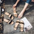 2018 mới đáy phẳng đơn giản dép hở ngón nữ mùa hè mặc thời trang một đôi giày mặc giày của phụ nữ Hàn Quốc phiên bản của dép hoang dã mẫu dép nữ đẹp 2021 Dép
