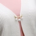 Ngọc trai trâm cài pin trâm cài Hàn Quốc sang trọng khí quyển cardigan chống ánh sáng khóa đơn giản khăn choàng khóa trâm cài nữ - Trâm cài