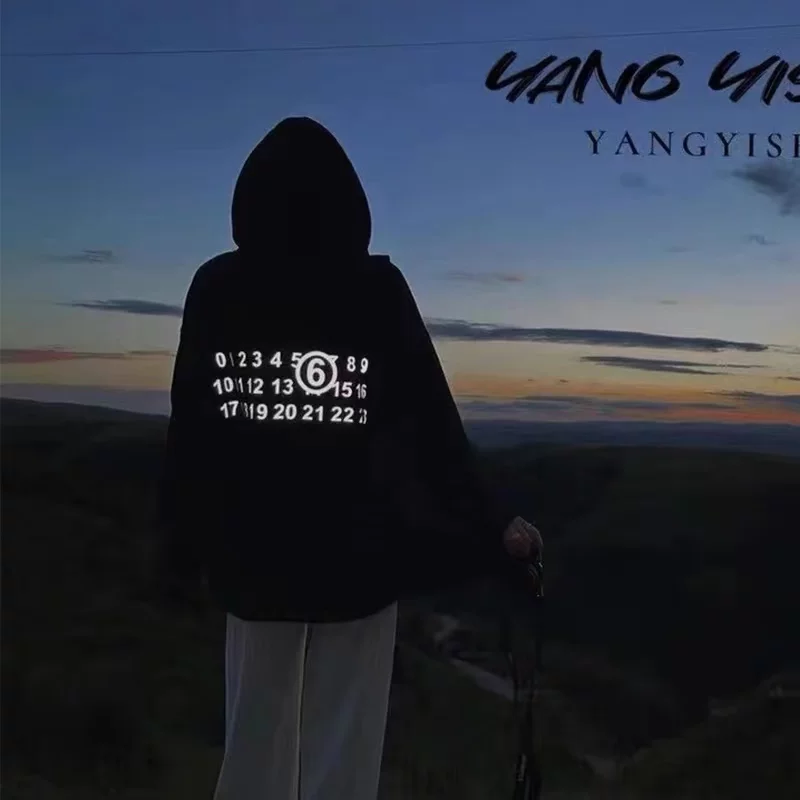 Та же модель Wang Hexuan MM6 Magramra Magram's отражающий печатный инвертированный вышивкой буква худи цифровой охранный наряд пара свободного кроя