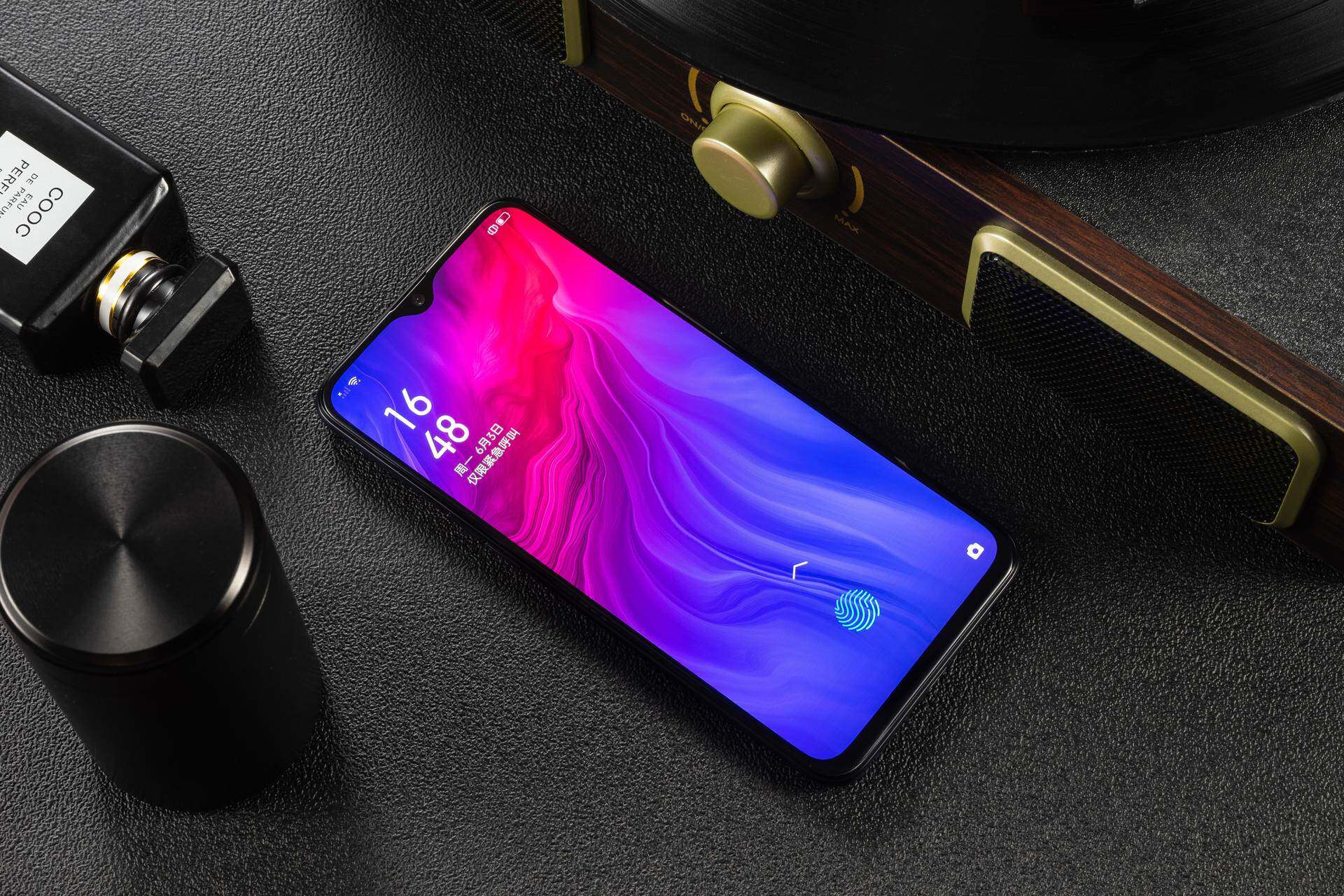 为夏日添彩,reno z美感上更具活力