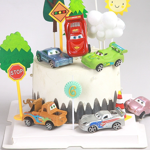 Детская сцена на день рождения