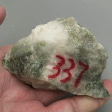 Ювелирный камень 天然独山玉原石毛料337克 南阳玉
