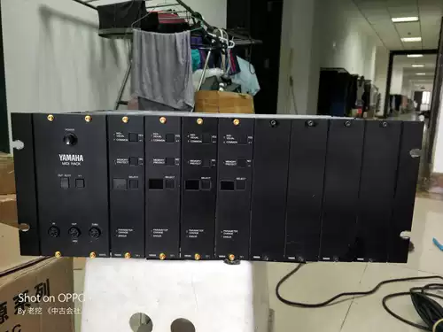 MJ использовал эту машину YAMAHA TX816 FM -модуляция, MJ использовал эту машину, чтобы сделать много песен