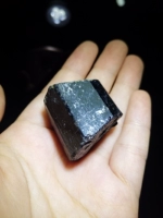 Натуральный черный турмалиновый том -электрический каменный каменный роги, оригинальные оригинальные ограничения/Qi Stone/Mineral Crystal