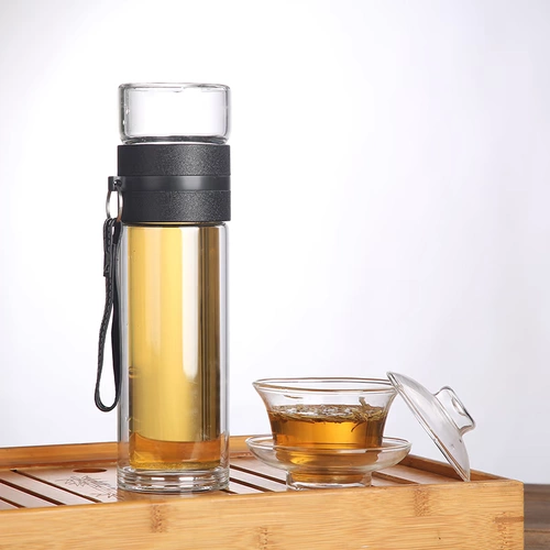 Термос, чай, вместительная и большая чайная чашка, стеклянный стакан