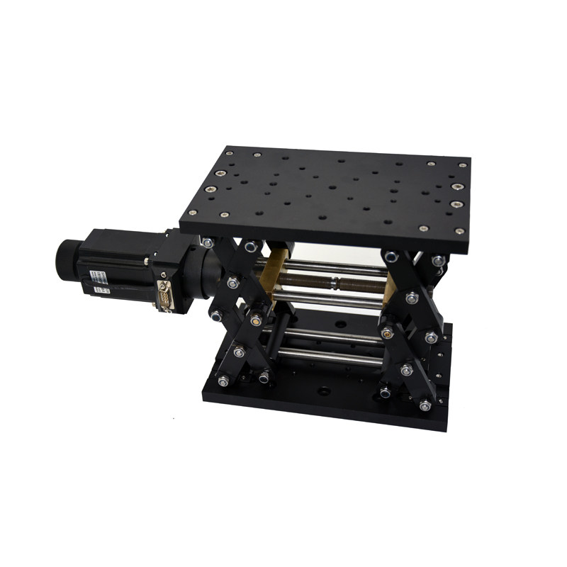 李章洙坐升降机指挥遭戏弄 网友：像被罚上看台