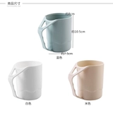 Студенты колледжа начинают общежитие общежития для девочек.