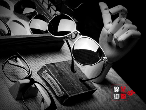 Croome Chrome Hearts Retro Single 1 High -Tend Glasses отображает