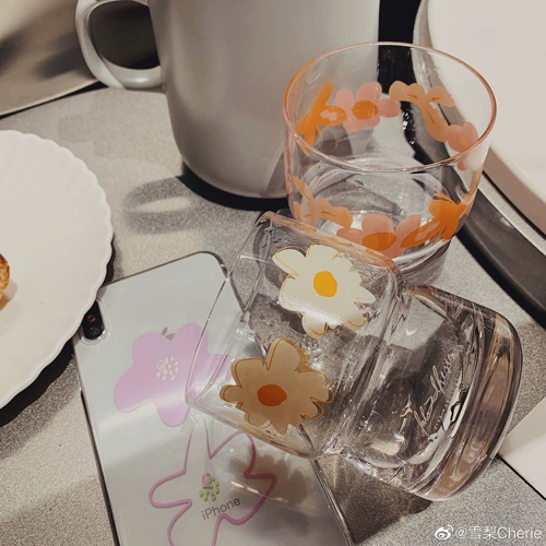 Музей в Сиднейском музее цветочный кубок сетка Красное стекло, мебель Простая и прозрачная сопротивление хрустального стекла с высокой температурой высокой температуры