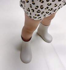 Дождь обувь детская охватывает 2021秋冬ins爆款新款男女童可爱柔软防滑pvc轻便柔软儿童靴子雨鞋