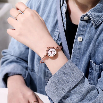 小手迷你文艺小巧复古中学腕表式女手镯表女森女艺术表气质简约生