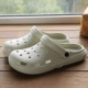 Dép đi biển Crocs nam và nữ mùa hè Dép đi trong nhà ngoài trời Dép xỏ ngón đế dày Dép và dép thể thao đế dày giày nhựa đi biển