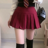 Красная юбка в складку