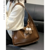 Вместительная и большая небольшая сумка подмышку, 2023