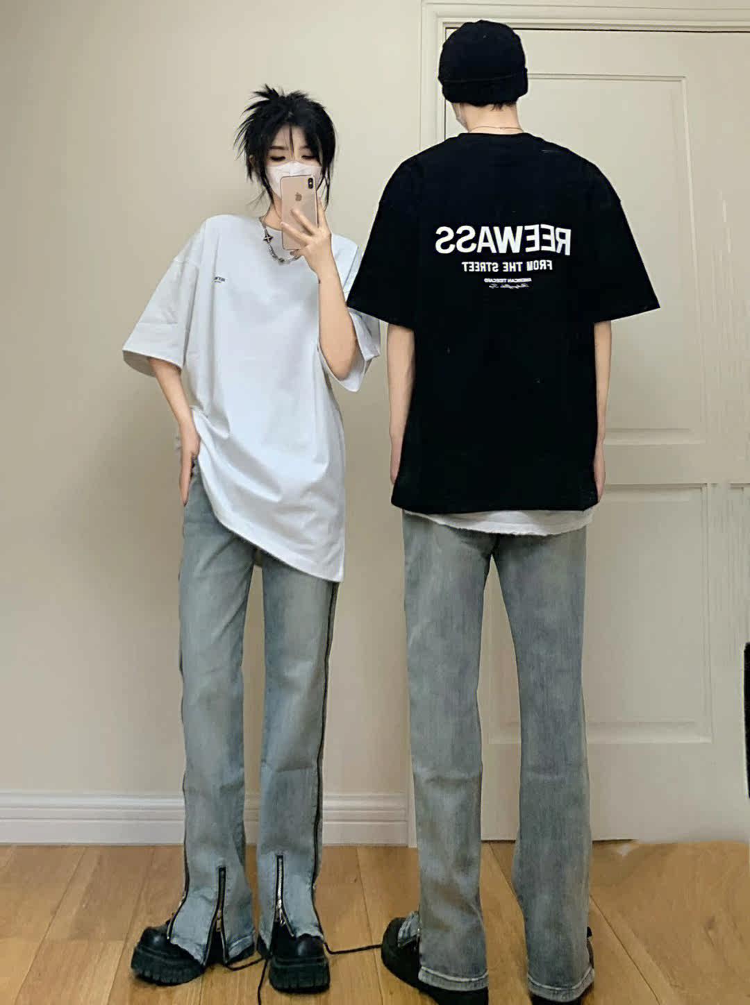 American vibe style couple pants, high street trendy brand design sense, niche washed distressed zipper split jeans for men details Picture