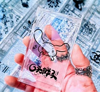 Толстый человек [дает держатель сигарет фильтра]