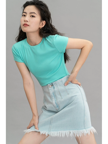 Эластичная большая приталенная футболка с коротким рукавом, круглый воротник