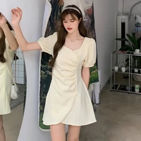 Абрикосовый, квадратный вырез