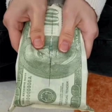 Бумажное полотенце в долларах США, креативная туалетная бумага в долларах, забавное развлечение, бумажное полотенце, красивый нож, деньги, бумажное полотенце, деньги, туалетная бумага
