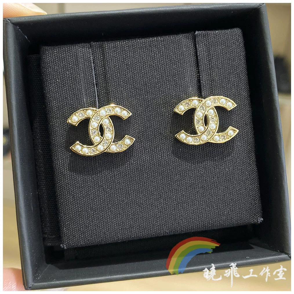 Подлинные серьги Chanel 23b новые жемчужина страза вышивка двойная буква C