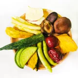 Комплексная фрукты и овощные сушеные бамии - это ест овощи.