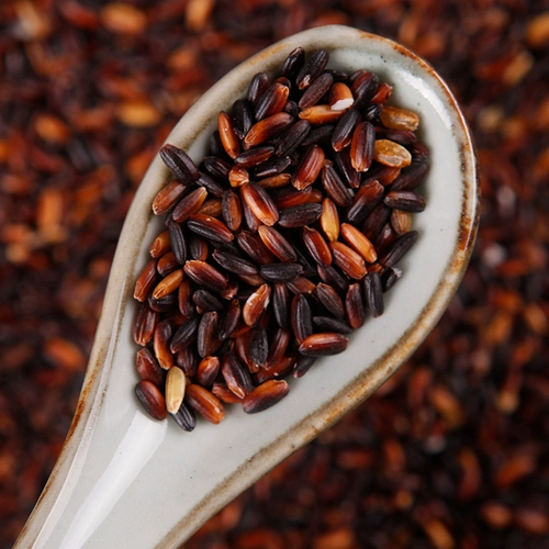 Северо -восточный черный клейкий рисовый фермеры производили кроваво -клейкий рис черный рис черный рис, зерновые зерна, грубые зерна, кара каша 500G