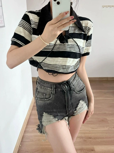 Короткая летняя ретро приталенная футболка, воротник поло, короткий рукав