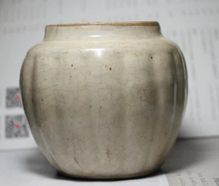 查看546 | 回复 6[欣赏] 清代磁州窑瓜棱型小罐,完整