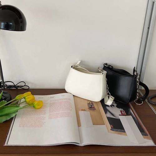 Небольшая дизайнерская сумка подмышку, чай с молоком, ретро сумка через плечо, сумка на одно плечо, цепь, изысканный стиль, французский стиль