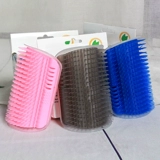 Кошка угол угла кошки, кошка, зуд, массажная кисть, хватает кошку, царапает зуд игрушечных питомцев