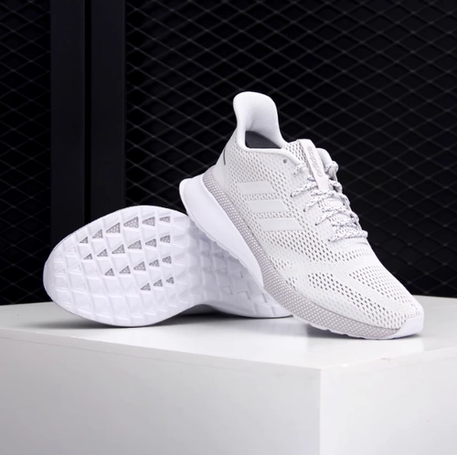 Adidas/阿迪达斯 Подлинная новая женская спортивная обувь дышащая повседневная кроссовка EE9928 Z
