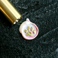 Темно коричневый