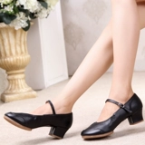 Туфли для квадратных танцев для женщин, дышащие танцевальные туфли, весна и осень, новый стиль, танцевальные туфли на среднем каблуке, красные танцевальные туфли на мягкой подошве, современные танцевальные туфли для женщин