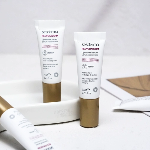 Фрактивная цена!Антиоксидантный король ~ Sesderma Resveratrol Essence осветляет, и Huang улучшил тусклый 7 мл небольшого образца