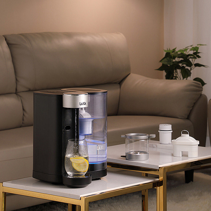 可以考虑安装直饮净水器或者即热台式饮水机,解决直饮水,煮饭煲汤等