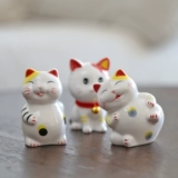 Качающиеся керамика кошка, мини -кошка, маленькие украшения домашние украшения, творческая милая спальня Девочка для девочек