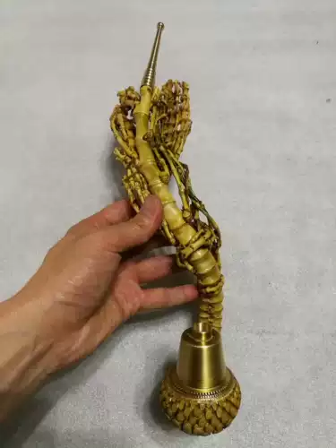 Гуйчжоу народные характеристики ручной работы бамбуковые корни корни дым с крыльями и деформированными боями, играйте массаж, дайте пожилые люди пожилым