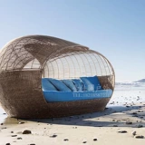 Уличный пляжный бассейн на солнечной энергии, мебель