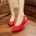 Mới của phụ nữ chỉ giày cũ Bắc Kinh thêu giày vải giày cưới tăng nông miệng vải giản dị đặt chân giày