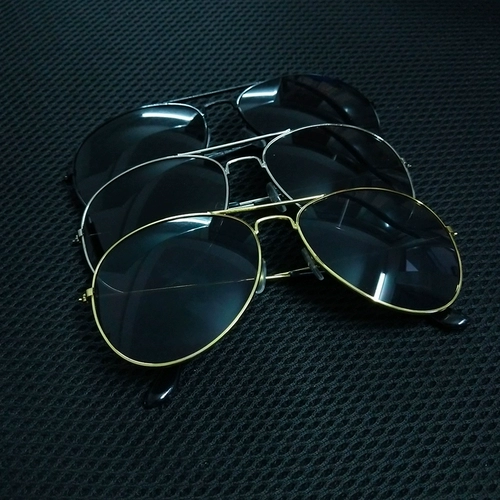 Семейные жениха очки свадебные реквизиты, жених, выбирая родственников творческие солнцезащитные очки, группа братьев, пилотные солнцезащитные очки мужской прилив, чтобы сфотографироваться