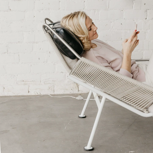 Северный балкон -балкон датский диван -стул одно повседневное кресло простая дизайнерская мебель на открытом воздухе.