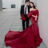 Осенняя и зимняя пара путешествий Пара темы фото путешествий съемки мода