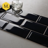 В последнем домашнем туалете в ванной комнате, фарфоровая пленка скандинавская плит