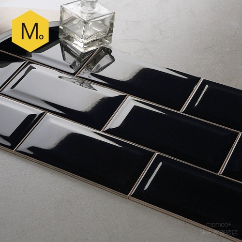 В последнем домашнем туалете в ванной комнате, фарфоровая пленка скандинавская плит