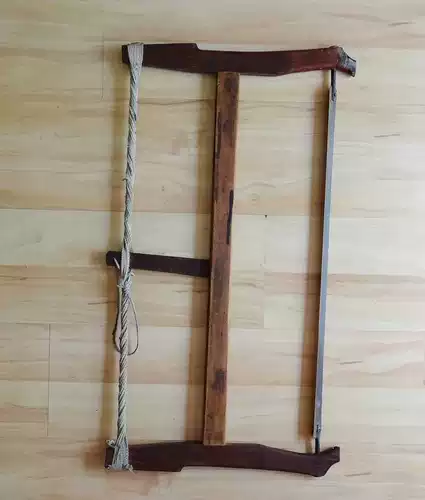 Фольклор старый объект Ностальгическая коллекция старых сельскохозяйственных инструментов Старые деревообрабатывающие инструменты Старая дерево